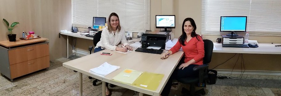 Equipe do departamento comercial da Limerfilmes em seu escritório